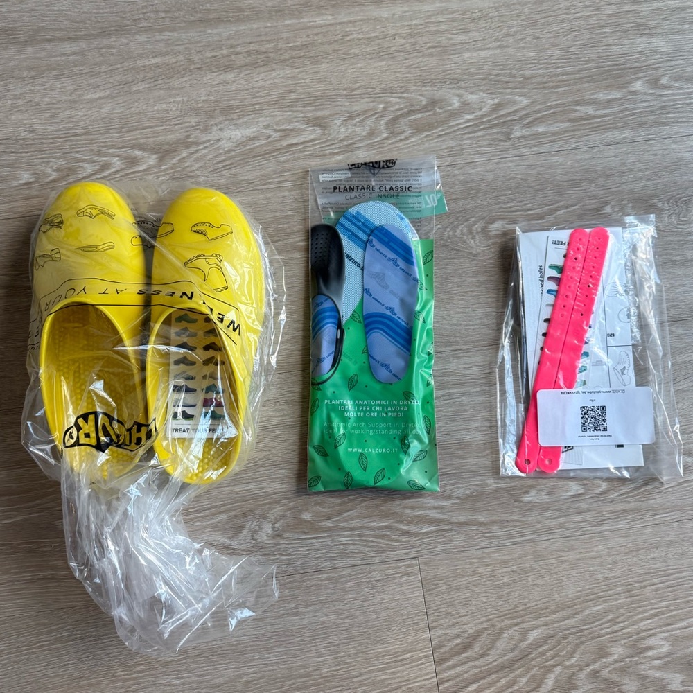 NEW Calzuro Classic without Holes bundle with insole and straps